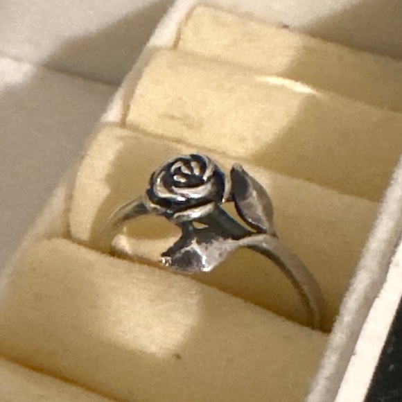 James Avery Small Rose Ring - Size 7 (Engraved date) - Picture 2 of 3